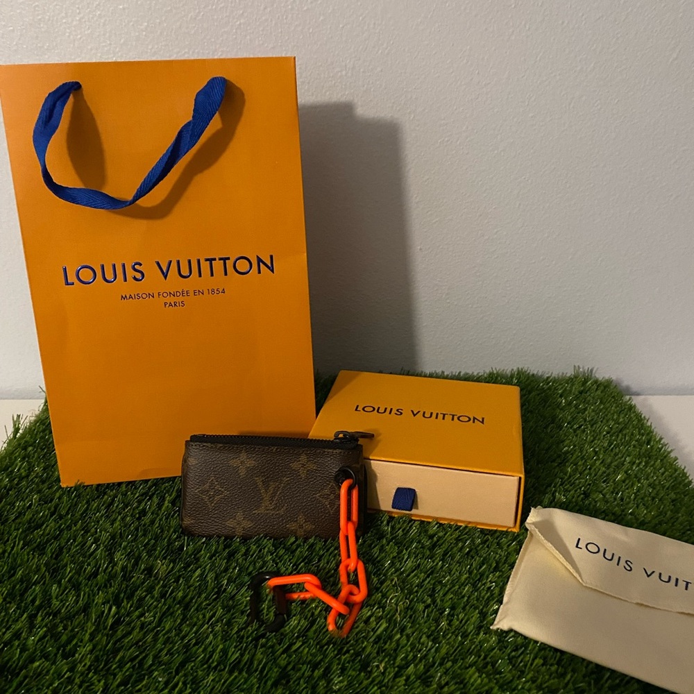 Louis Vuitton Key chain